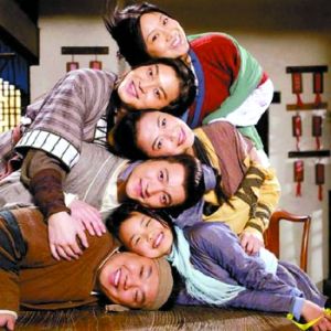 國(guó)產(chǎn)海報(bào)頻現(xiàn)“拿來(lái)主義” 流行“克隆”好萊塢
